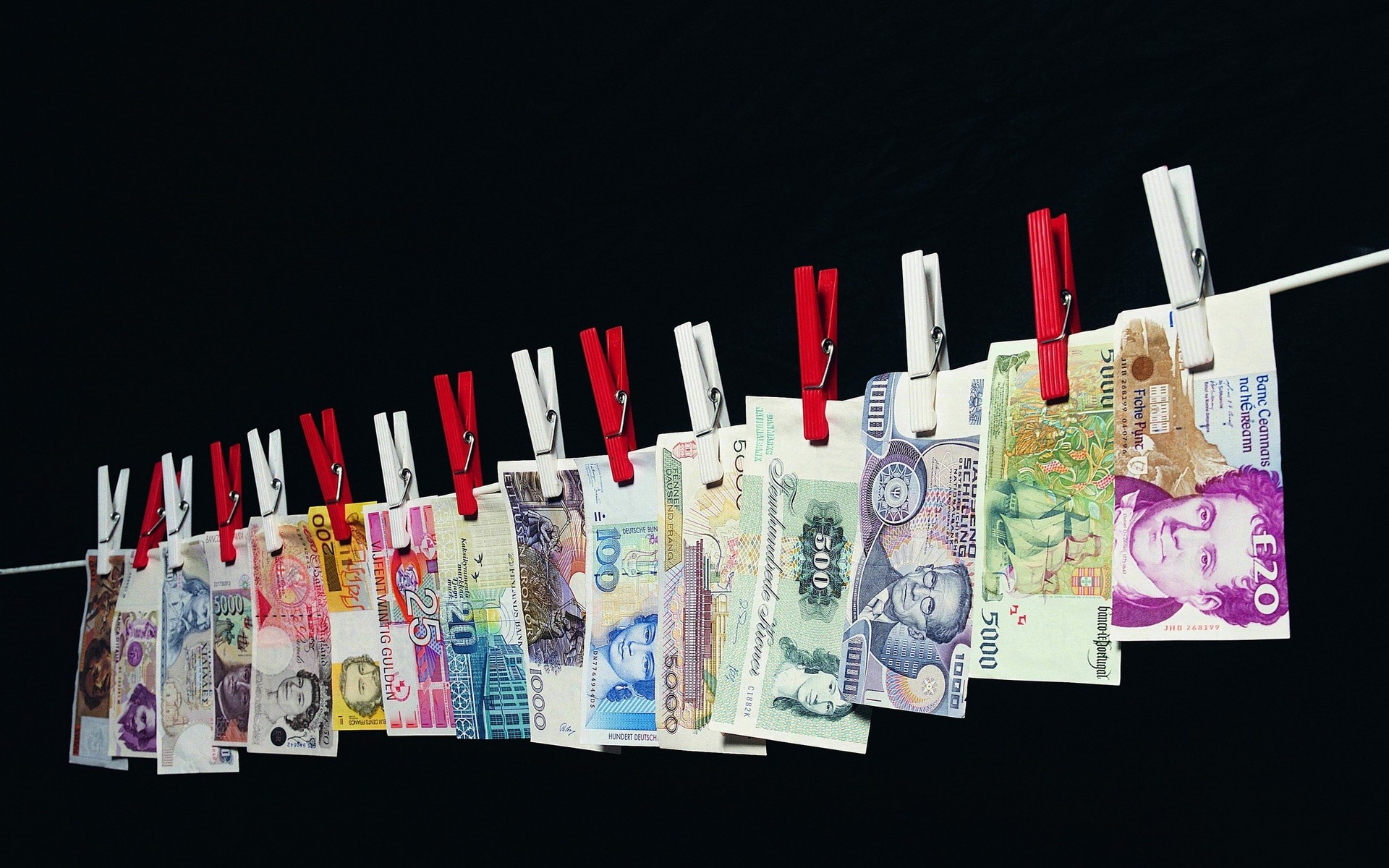 molletta corda affari soldi carta finanza economia nota ricchezza peg lavanderia finanziaria successo investimenti risparmio desktop azioni simbolo riciclabile bollette