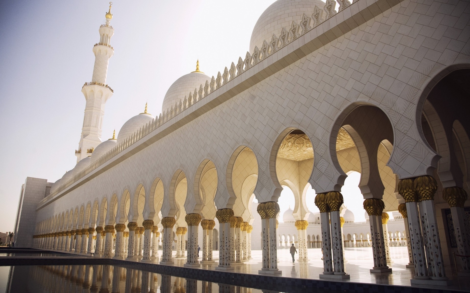 emirati arabi uniti minareto architettura religione viaggi cupola casa musulmano cielo all aperto corano religioso marmo antico preghiera luce del giorno città turismo piazza vista foto