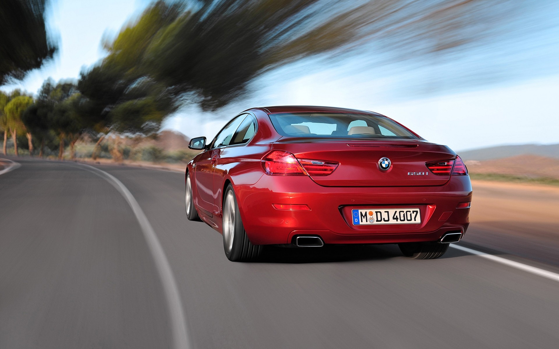 bmw auto auto chernushka fretta asfalto marciapiede sistema di trasporto sfocatura veloce azione strada mezzogiorno auto auto bmw 650i