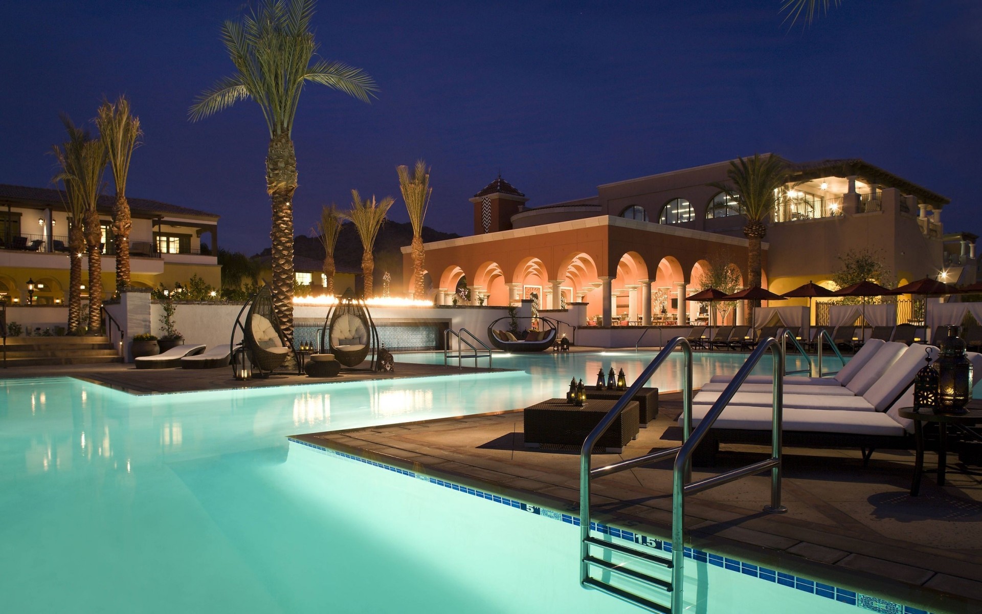 piscina lusso hotel resort viaggi piscina acqua vacanza nuoto villa relax a bordo piscina relax tropicale sedia sole spiaggia turismo cielo estate notte luce