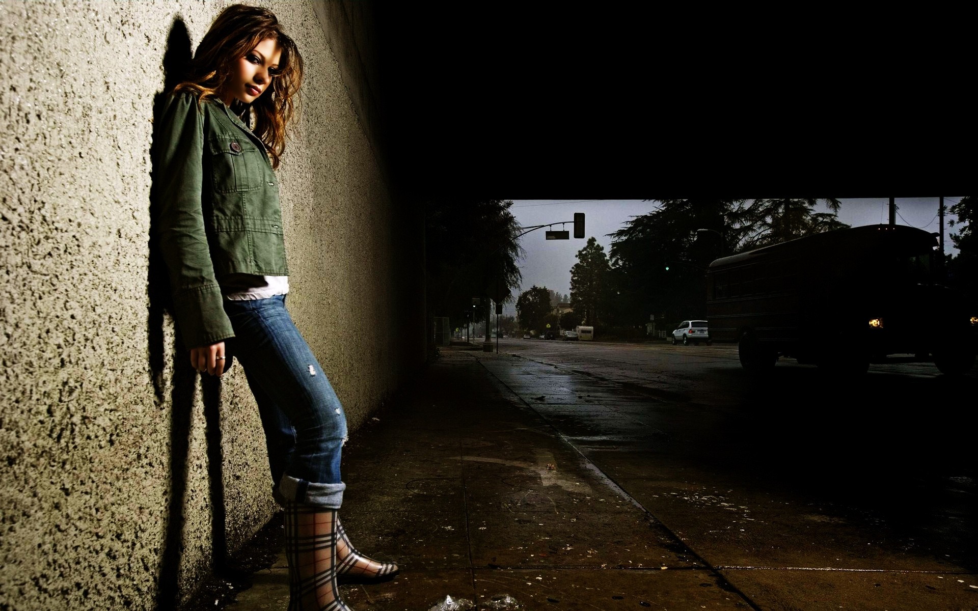 strada ragazza ritratto donna adulto singolo luce modello urbano città moda ombra strada attrice poster celebrità michelle trachtenberg