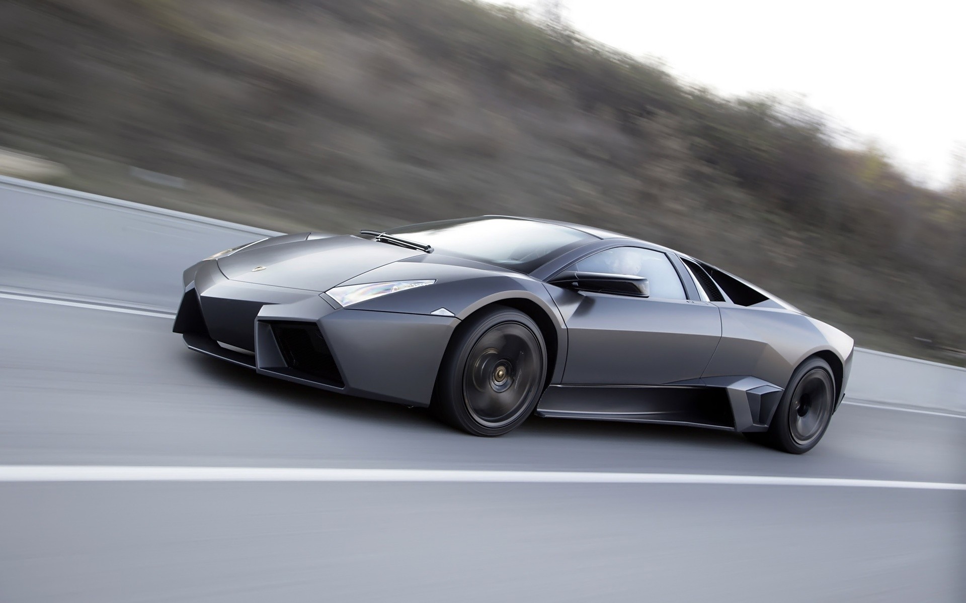 lamborghini auto auto nigella marciapiede ruote veloce fretta asfalto sistema di trasporto coupé azione automobile mezzogiorno lamborghini reventon