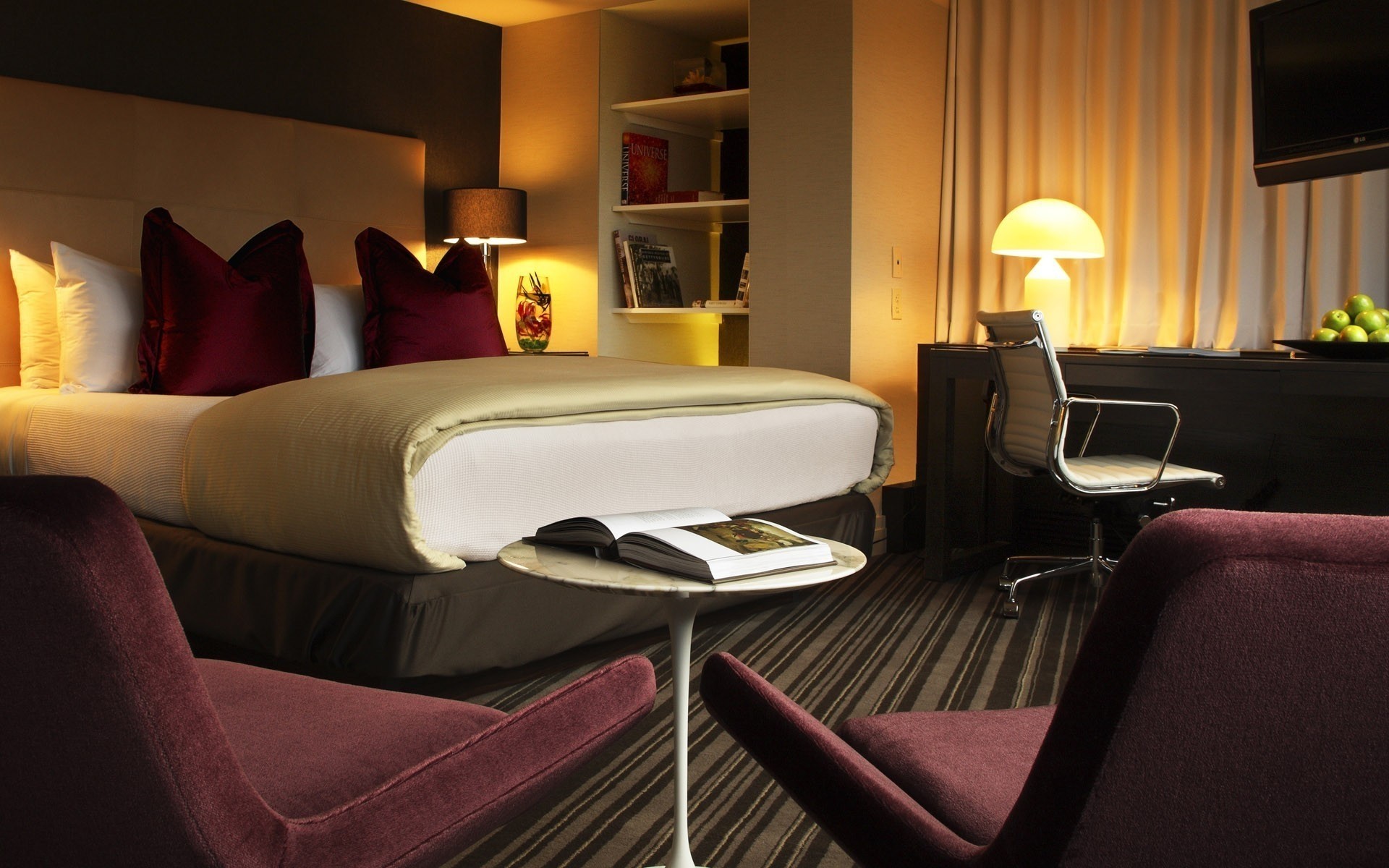 mobili camera coperta sedia lampada posto hotel interior design di lusso tavolo letto all interno camera da letto divano cuscino tappeto moderno finestra famiglia pavimento scrivania sedia