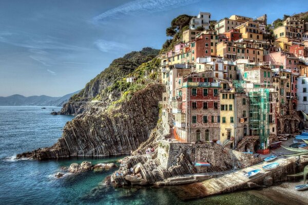 Viaggia via mare in Italia