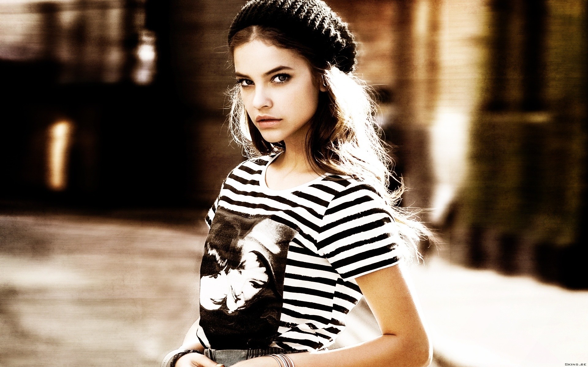 moda donna modello ritratto ragazza sexy adulto glamour da solo bella indossare bruna giovane barbara palvin modelli di moda