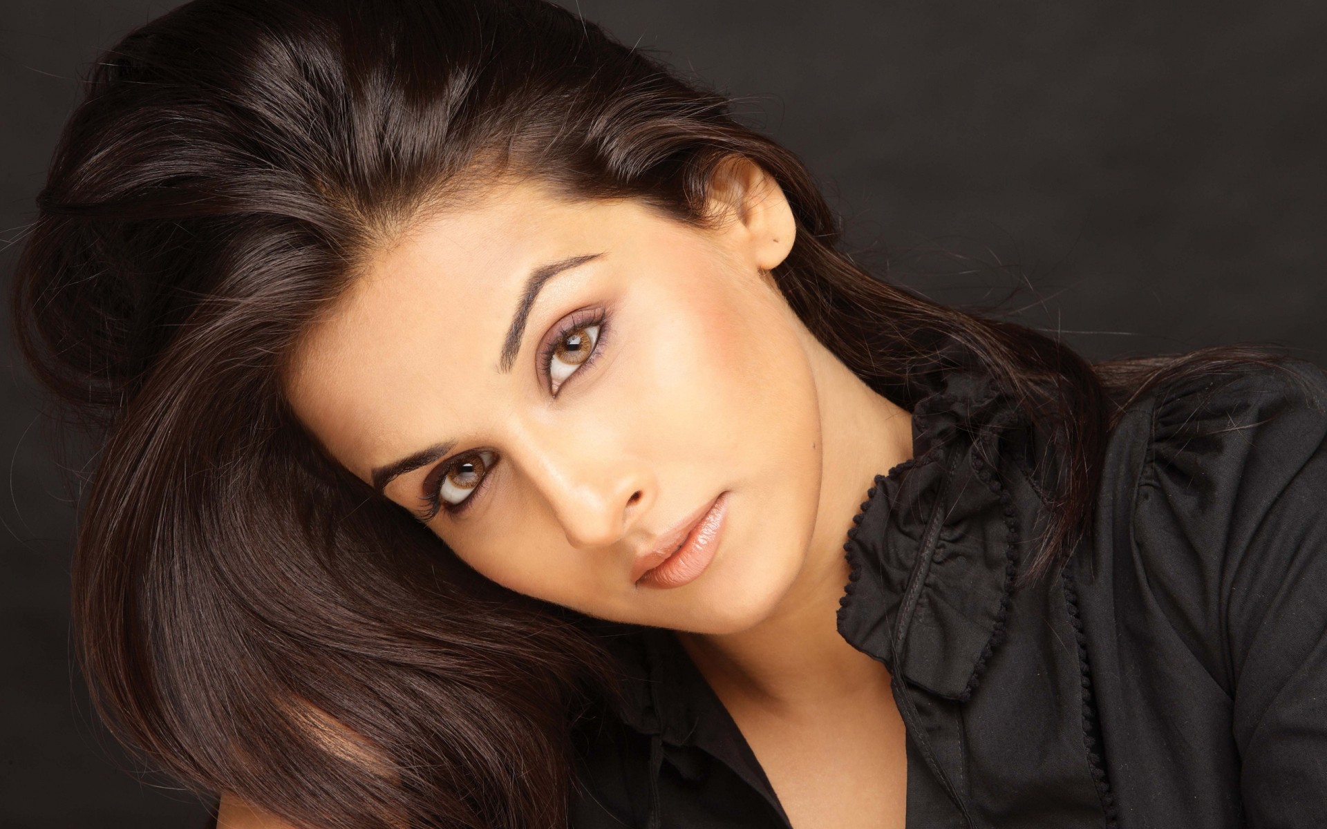 donna moda glamour ritratto sexy occhio ragazza modello bella labbra occhi viso foto