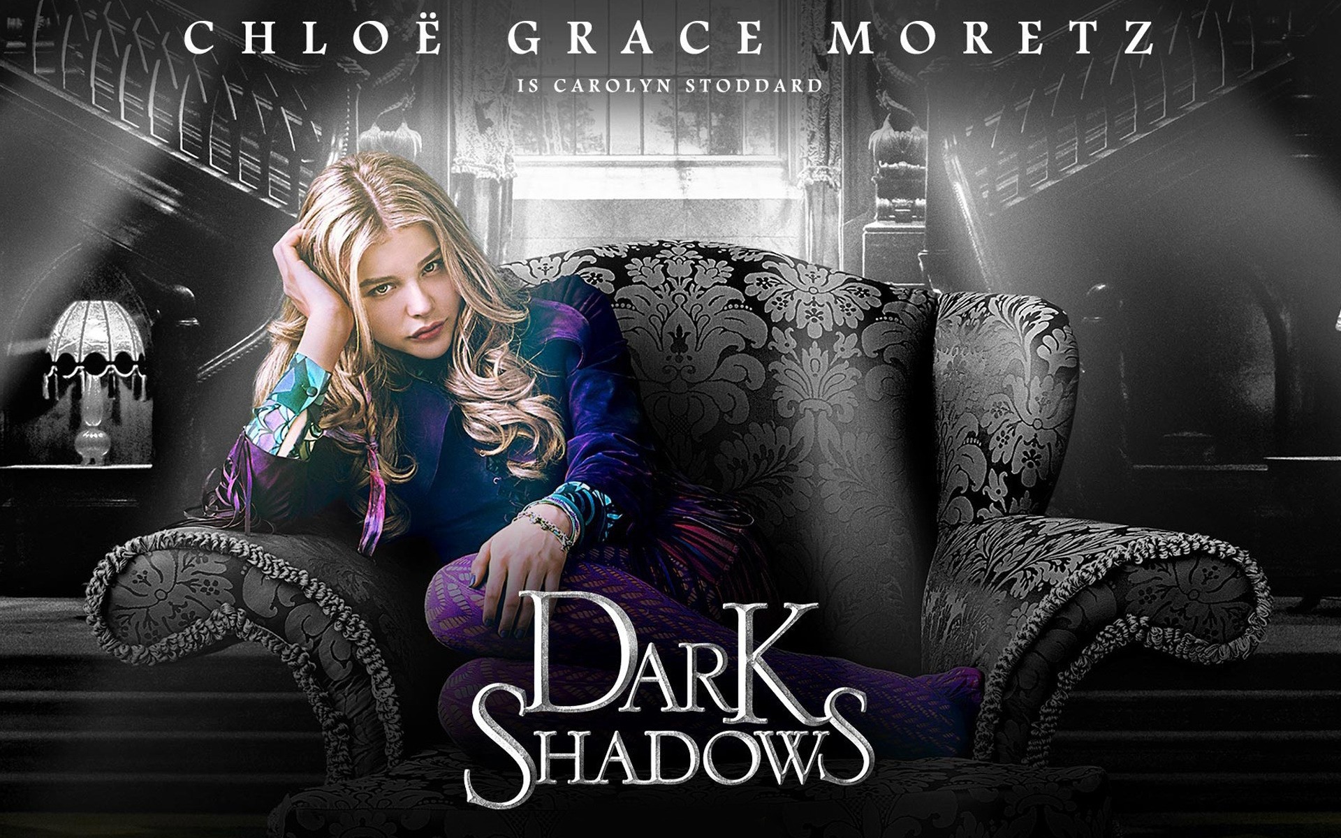 indoor adulto sedersi donna moda vita notturna orizzontale chloe thriller commedia hollywood