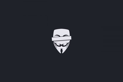 Maschera vendetta su sfondo scuro