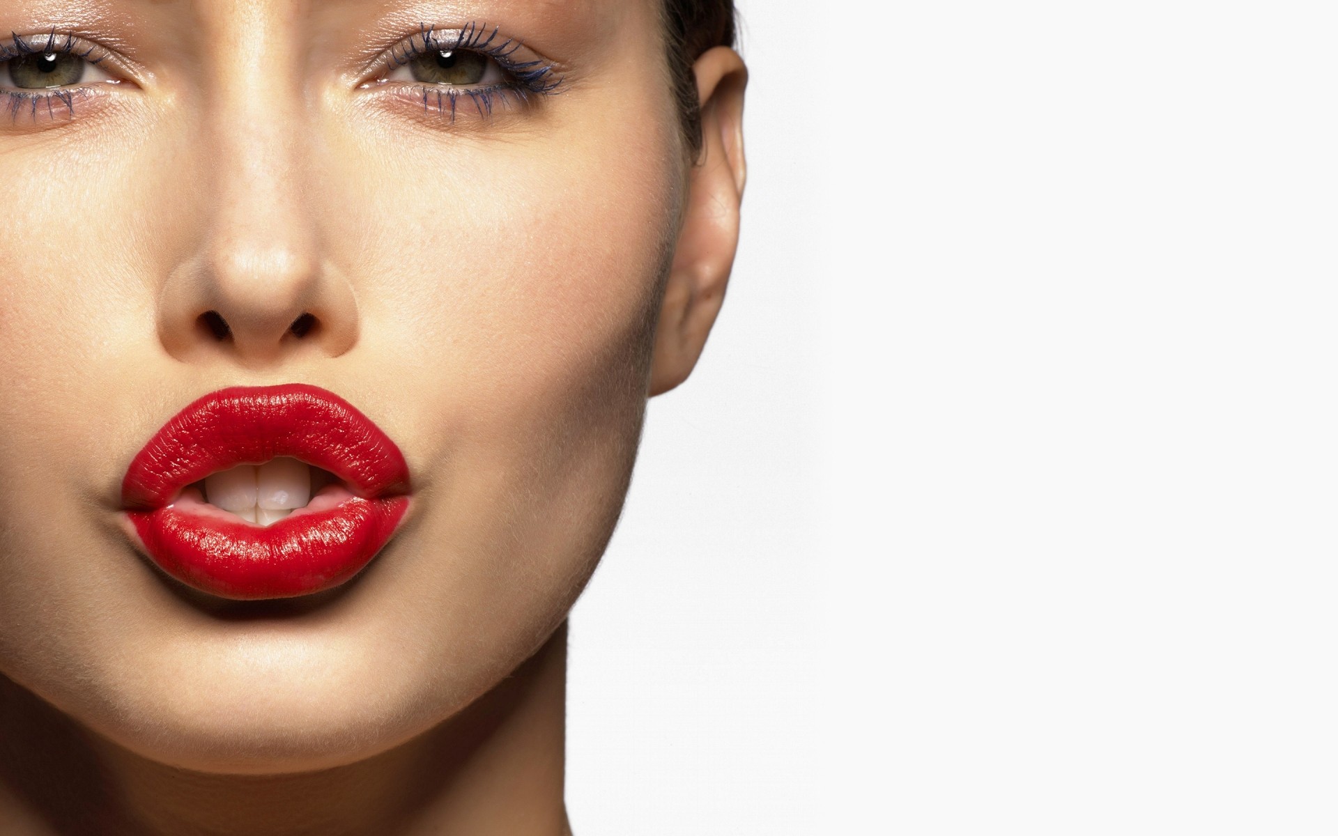 donna labbra glamour rossetto sexy moda occhio bella pelle ritratto carino ragazza giovane faccia guarda