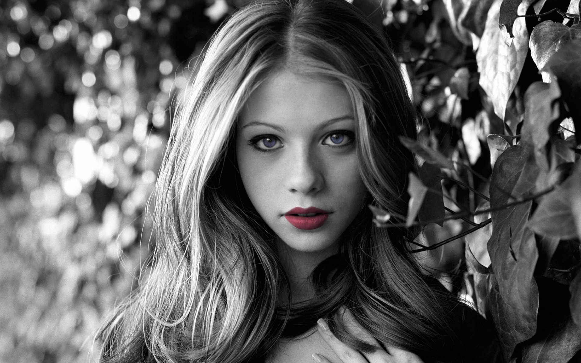 monocromatico ritratto moda ragazza donna modello occhio strada attrice michelle trachtenberg hollywood celebrità celebrità
