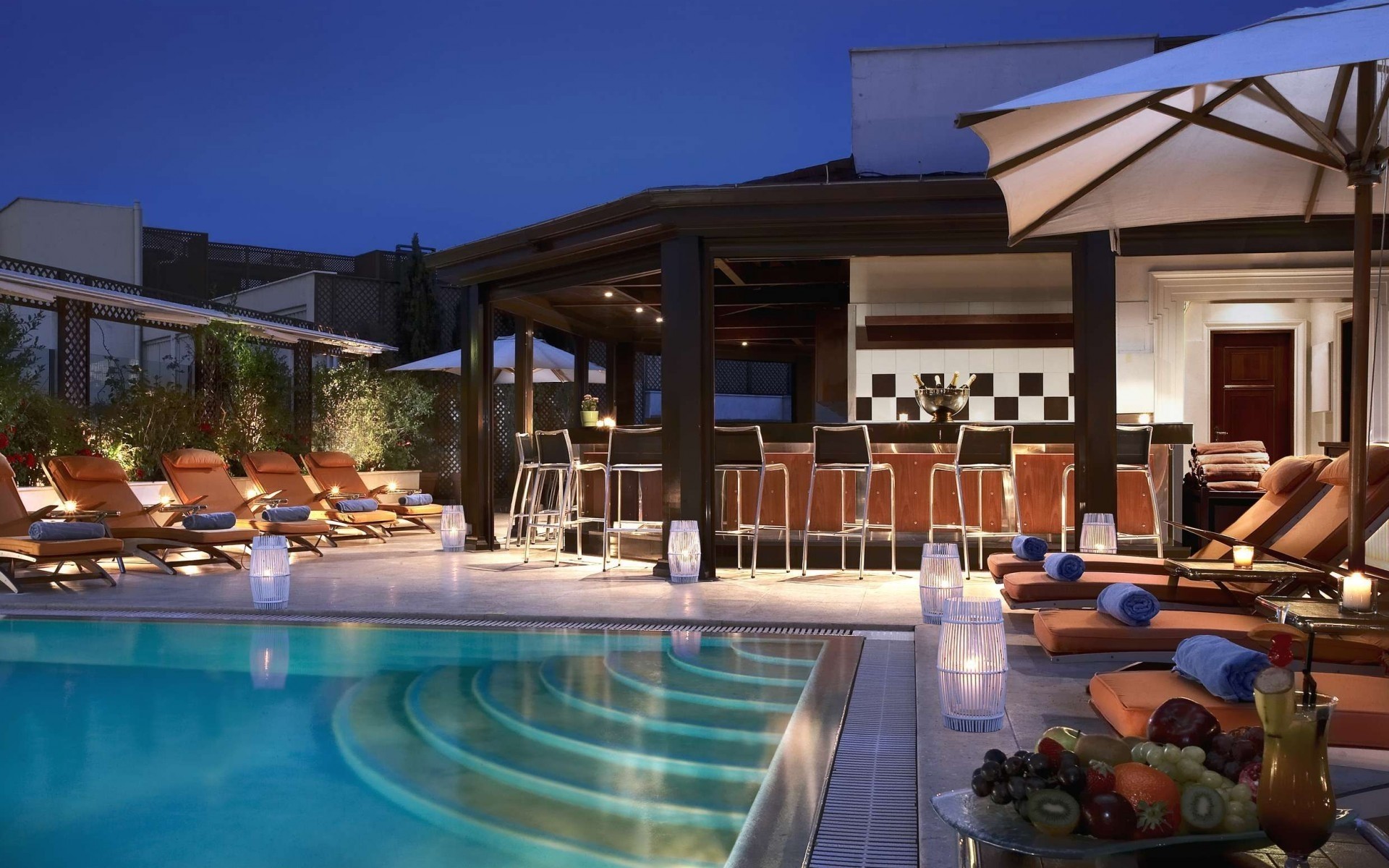 piscina piscina lusso hotel sedia a bordo piscina resort nuoto mobili patio viaggi luogo villa divano acqua tavolo vacanze vacanze tropicale