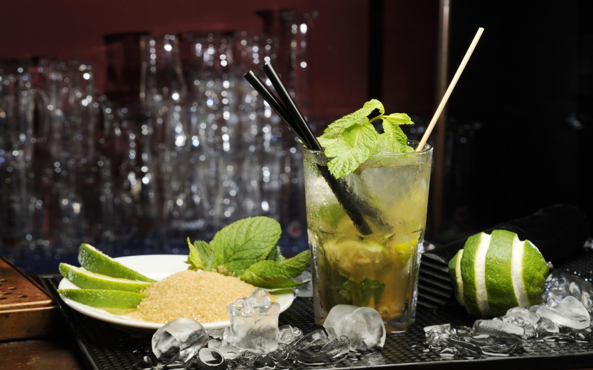 vetro bere lime ghiaccio limone menta freddo alcool cocktail frutta cibo foglia partito rinfresco succo di frutta cocktail mojito mojito