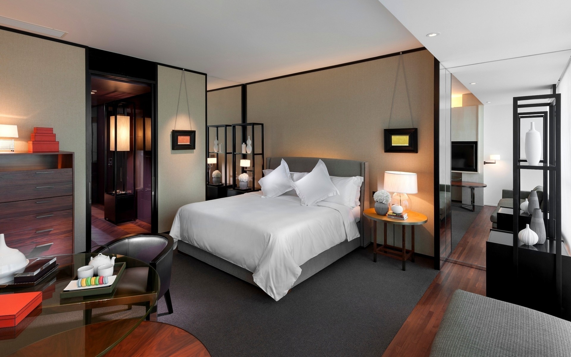 mobili camera camera da letto letto casa interno interior design lampada tavolo sedia finestra specchio tappeto pavimento casa moderno posto appartamento hotel lusso divano design camera da letto