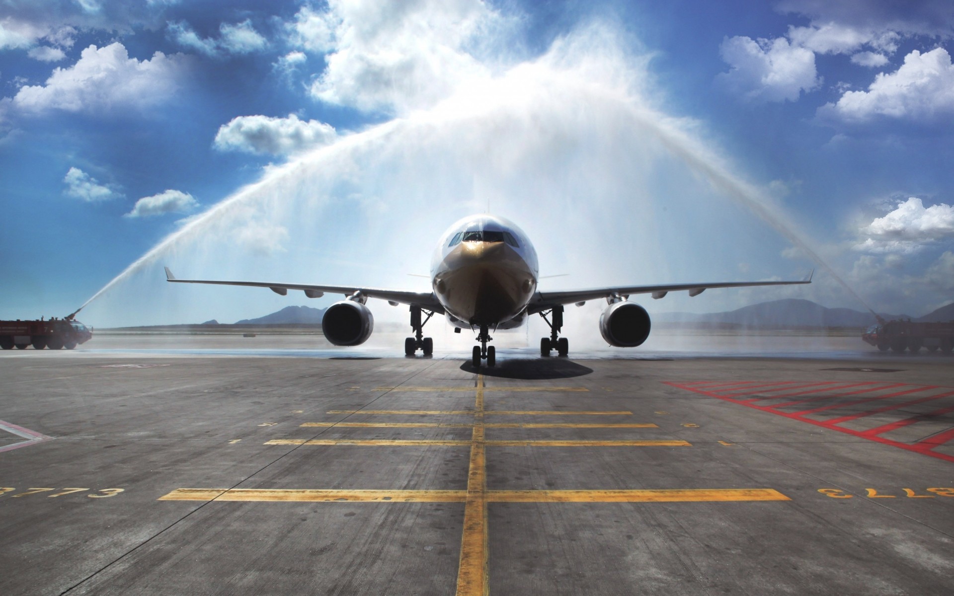 aereo aereo aeroporto sistema di trasporto aereo auto volo viaggio militare aereo di linea aria air force decollo motore volare cielo airbus a300