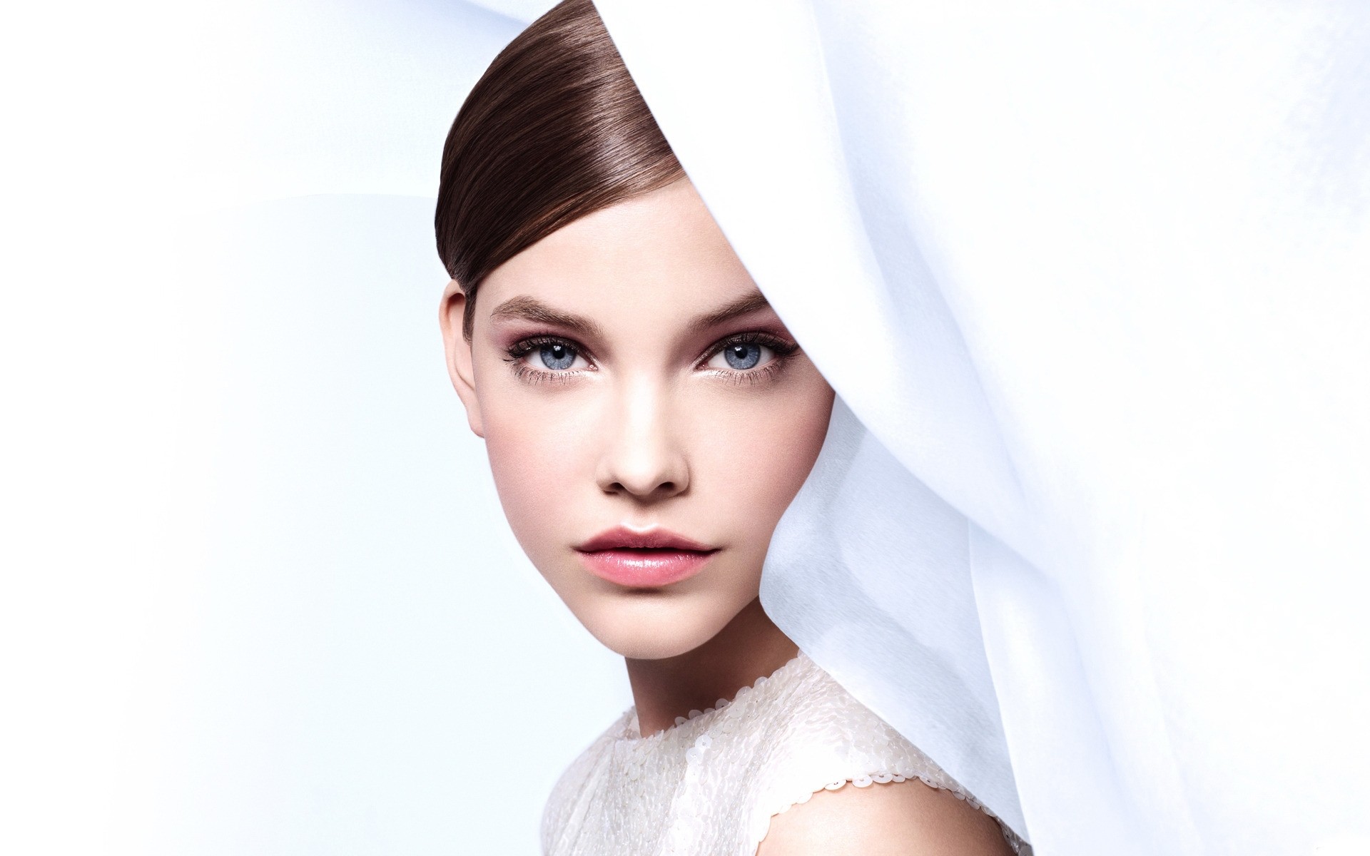 donna pelle moda bella glamour sexy occhio barbara palvin modelli di moda ragazze ragazze