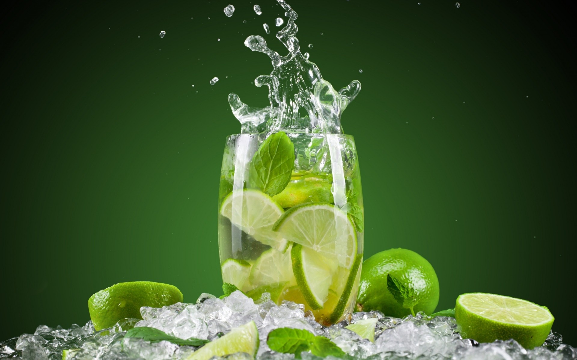 goccia acqua bagnato freddo liquido bere bolla vetro ghiaccio freschezza fresco rinfrescante foglia soda chiaro splash pulito natura calce frutta mojito cocktail