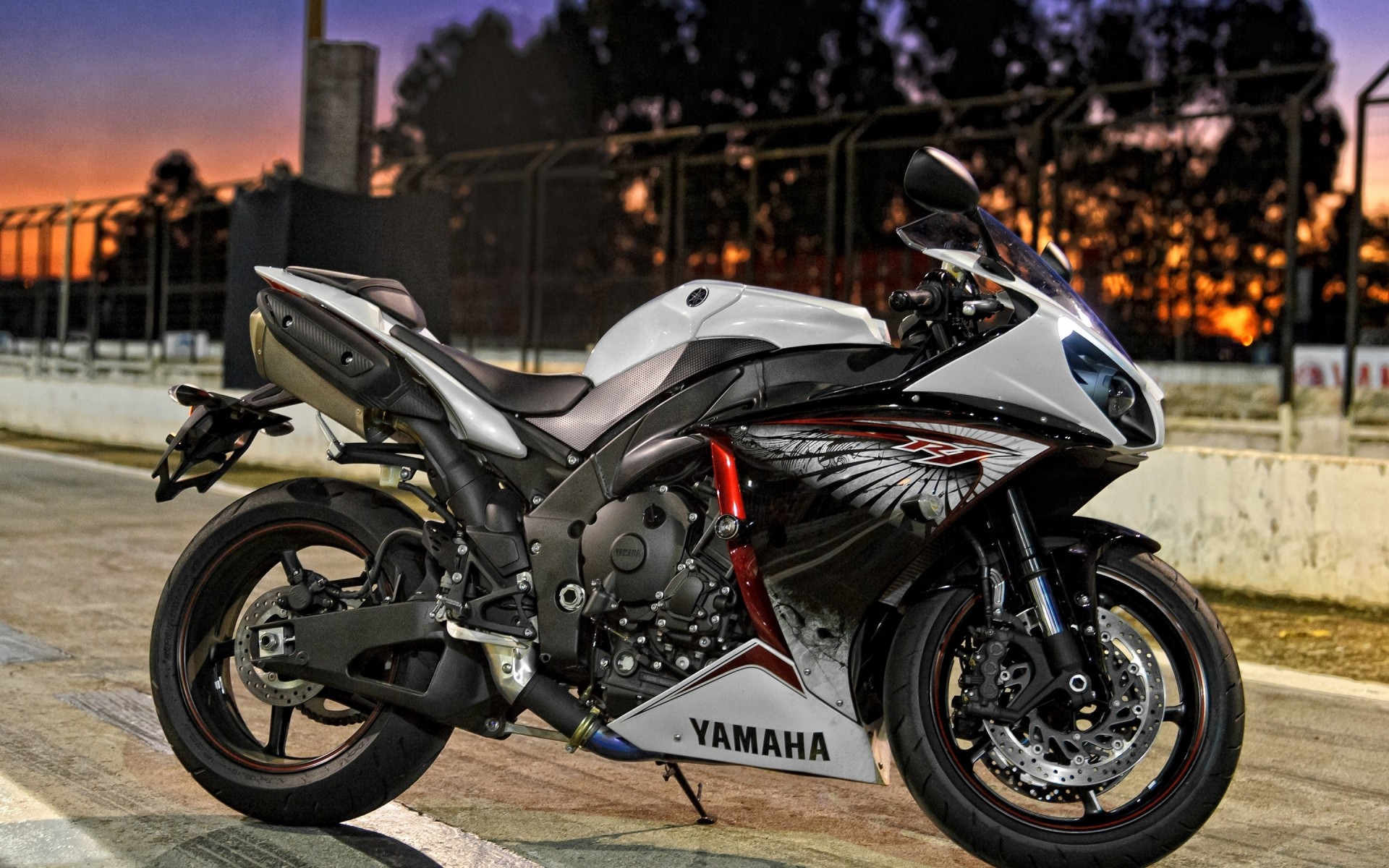 yamaha bici auto ruote corsa disco moto sistema di trasporto veloce fretta macchina concorso potenza motore motociclista motociclista strada mostra giro yamaha yzf