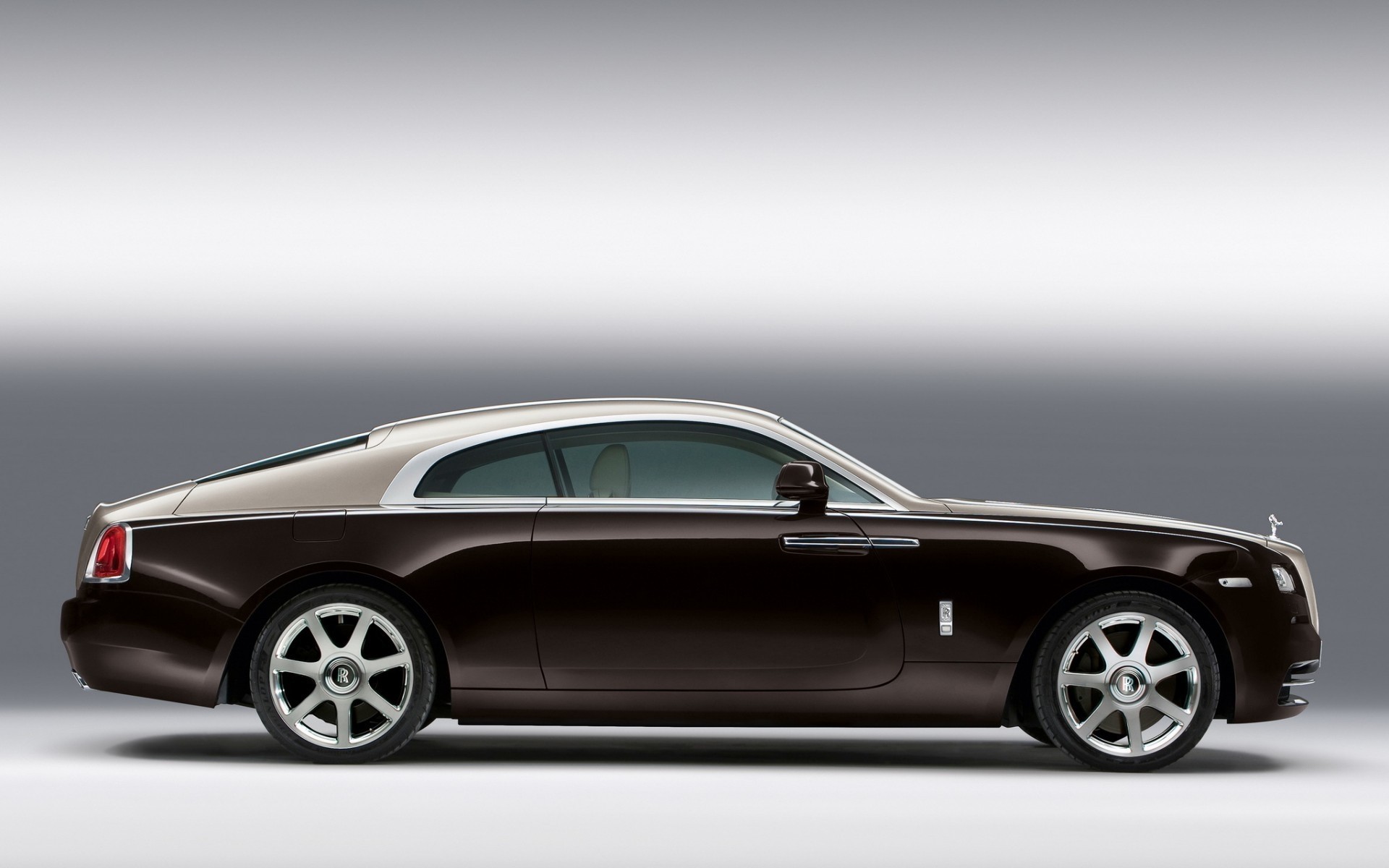 rolls royce auto auto automobile ruote coupé nigella veloce mezzogiorno marciapiede fretta asfalto sistema di trasporto berlina cofano unità rolls-royce rafe muscle car auto di lusso limousine