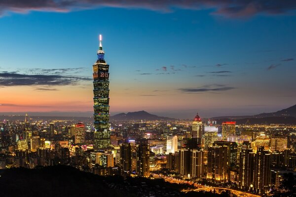 Città notturna Di Taiwan nelle lanterne