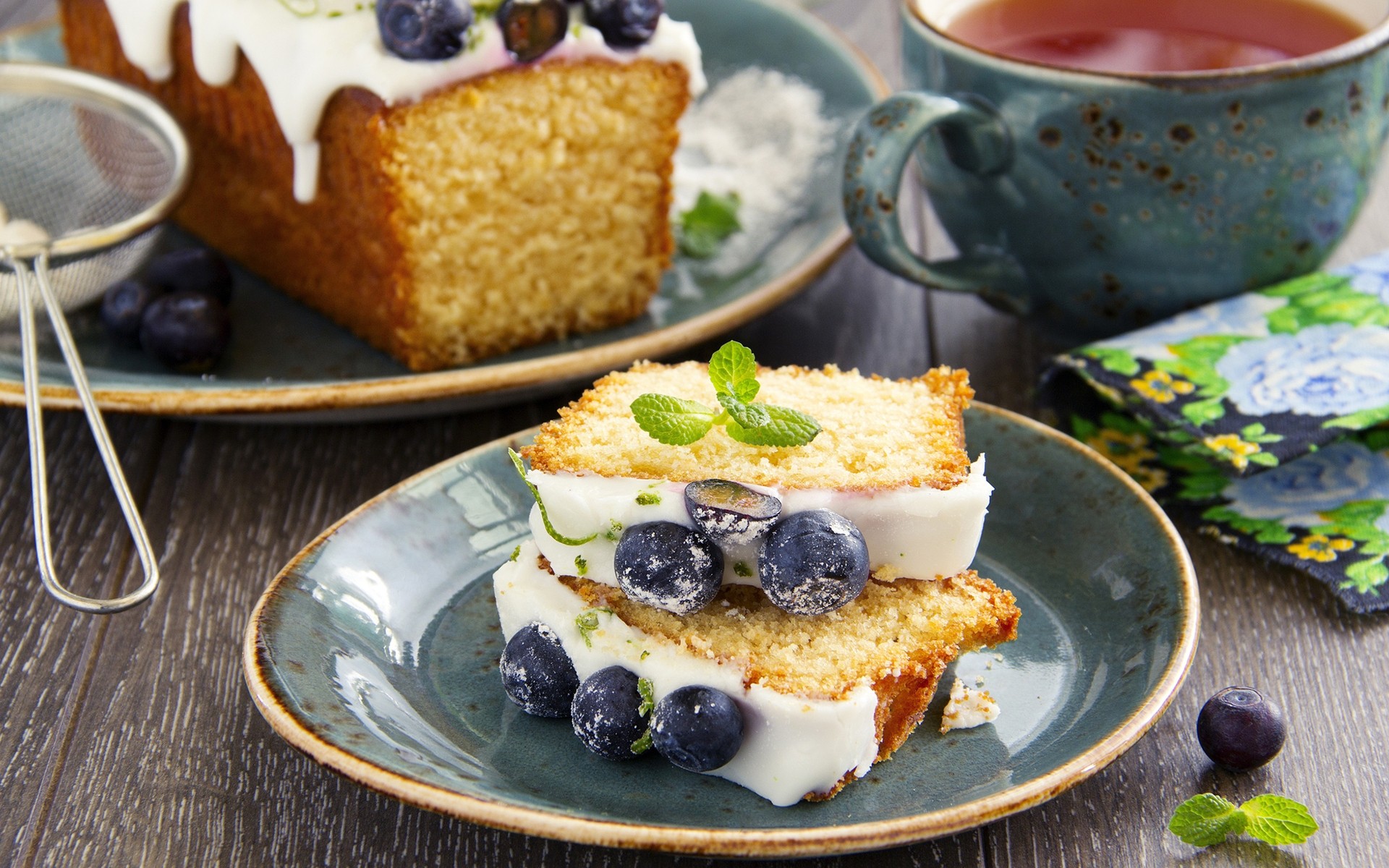 cibo piatto frutta dolce prodotti lattiero-caseari colazione torta crema rinfresco delizioso bacca tavolo epicuro sano coppa nutrizione fetta mirtillo cupcake menta