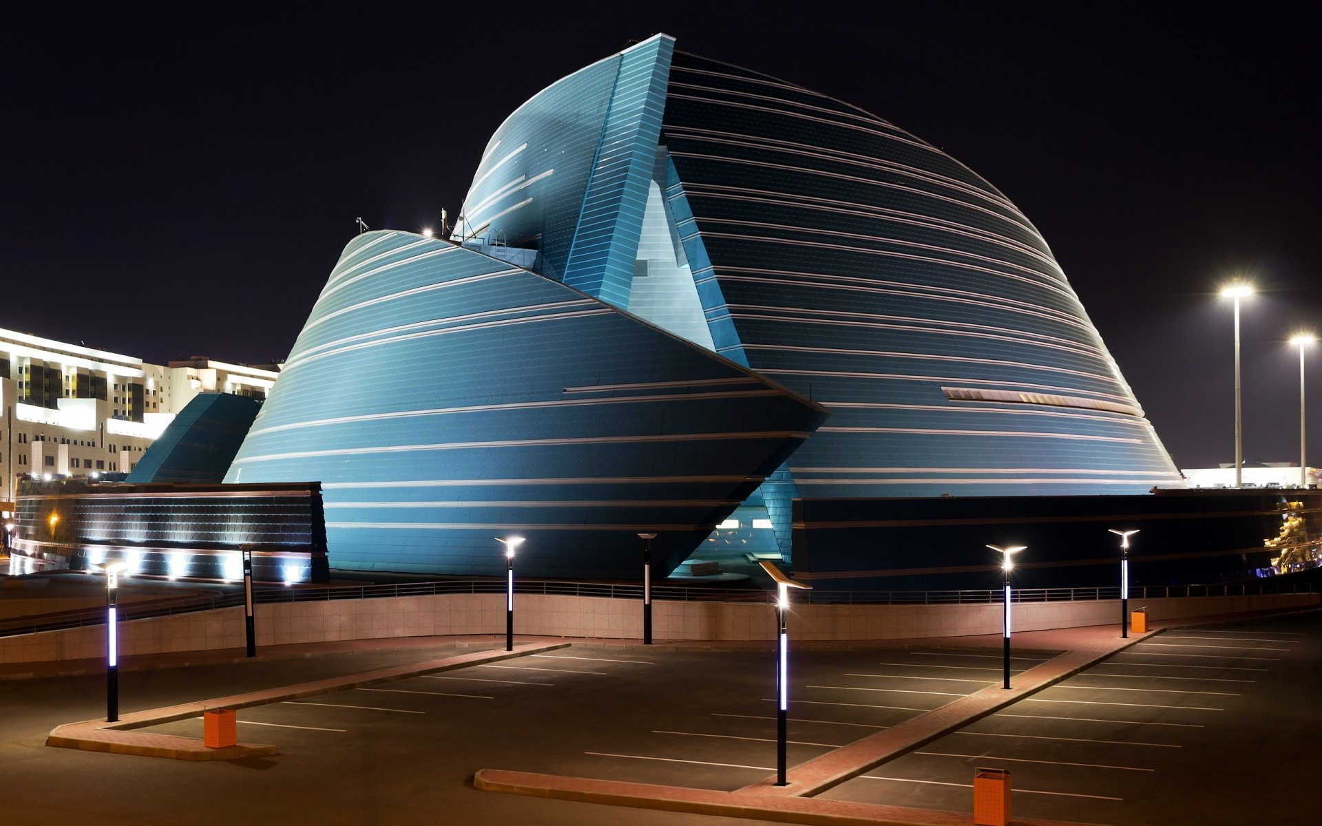 moderno viaggi architettura casa opera città cielo futuristico luce riflessione affari urbano sera sistema di trasporto centro città grattacielo crepuscolo moderno notte