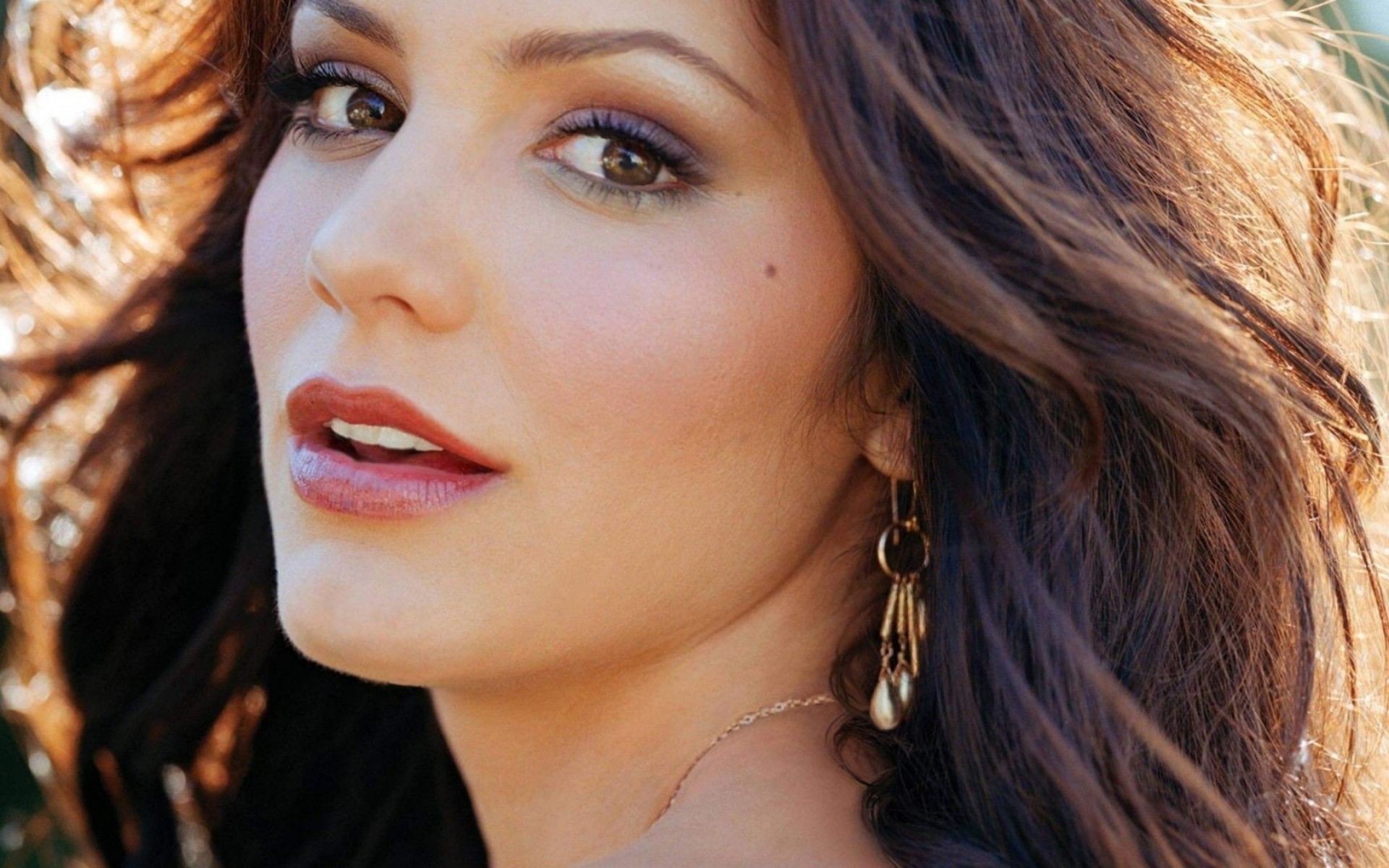 donna moda ritratto modello ragazza sexy glamour bella capelli bella occhio labbra cantante pop americana cantante attrice