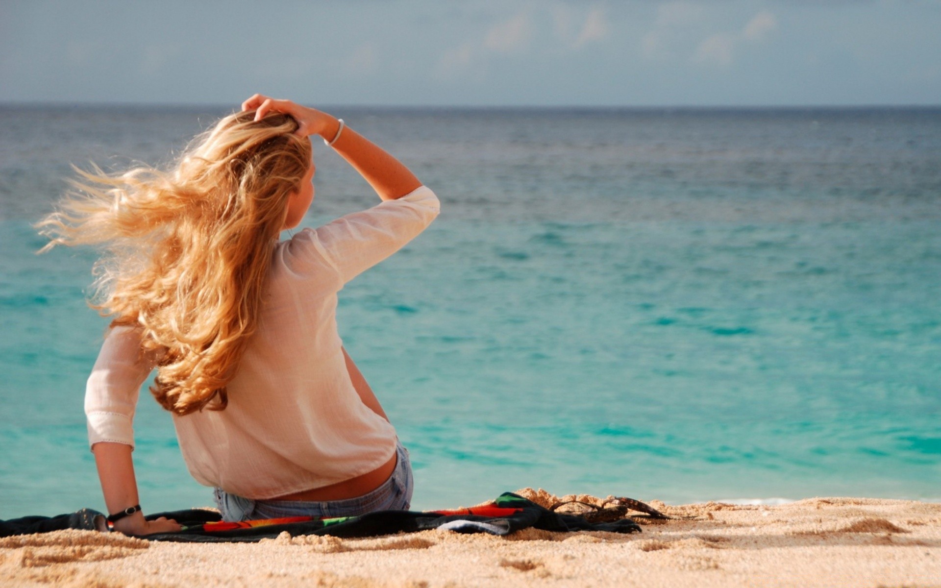altre ragazze spiaggia mare acqua oceano sabbia estate mare vacanze viaggi sole vacanze relax bel tempo cielo tropicale vacanze piacere natura