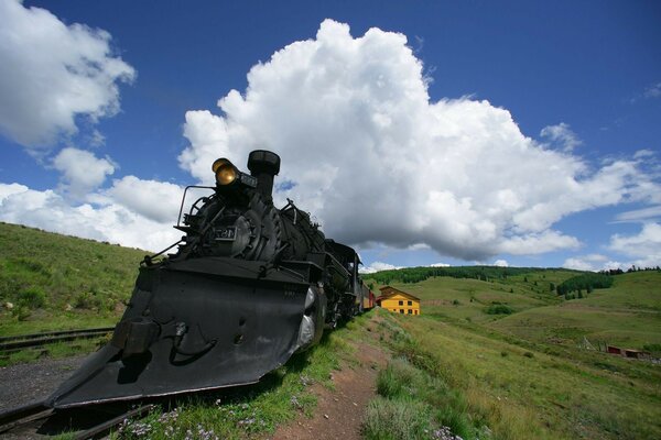 Ferrovia locomotiva locomotiva strada nuvole