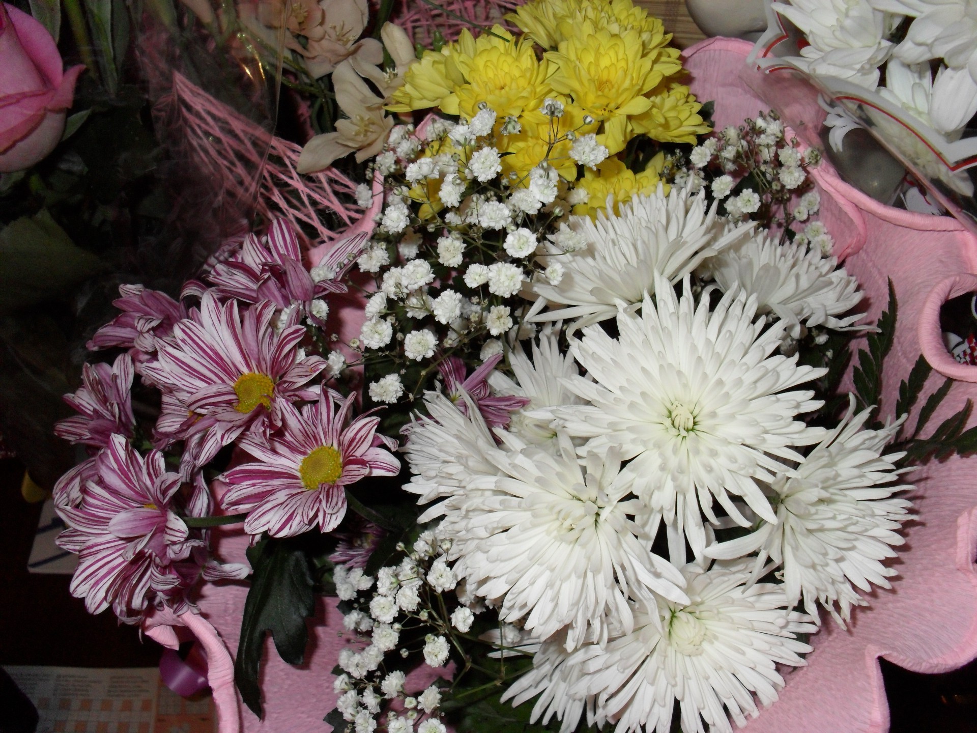fiori fiore bouquet flora natura floreale giardino decorazione rosa crisantemo petalo fiore colore amore matrimonio foglia cluster romanticismo regalo disposizione