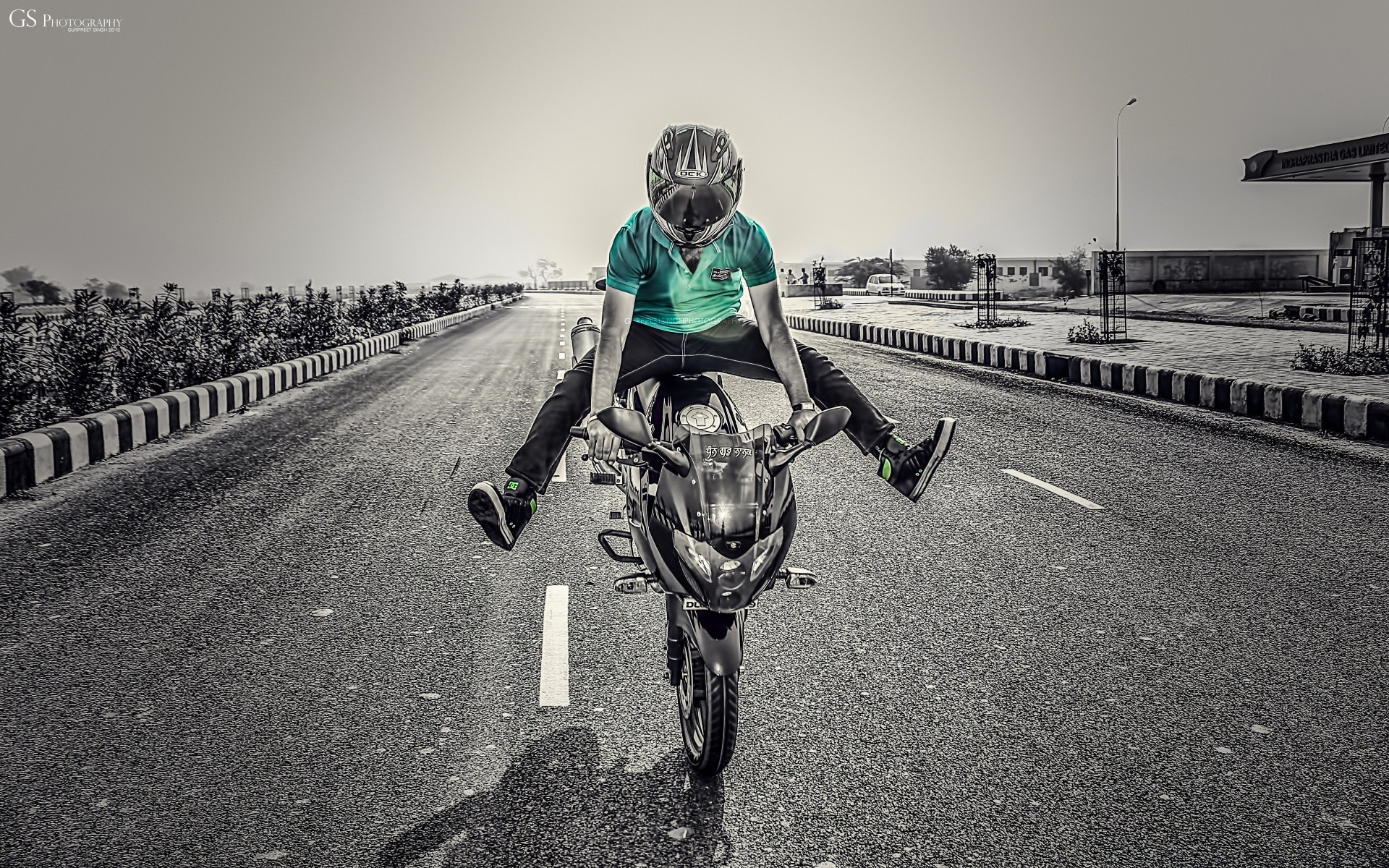 moto strada strada sistema di trasporto si siede automobile adulto sbrigati asfalto bicicletta uomo uno