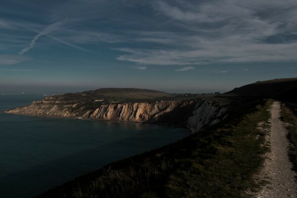 Paesaggio della spiaggia al tramonto