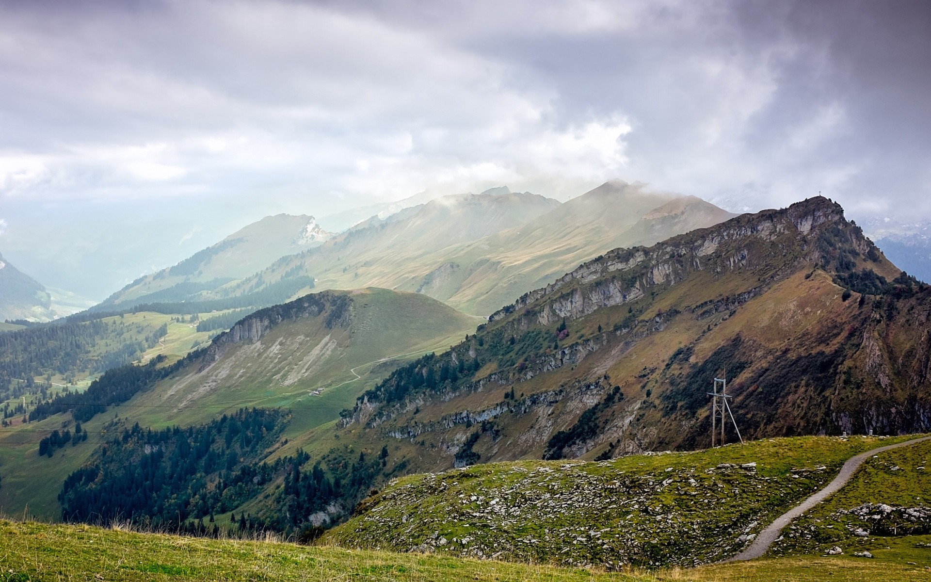 europa montagna paesaggio viaggi natura cielo all aperto neve valle picco di montagna scenico collina erba estate roccia trekking trekking nube